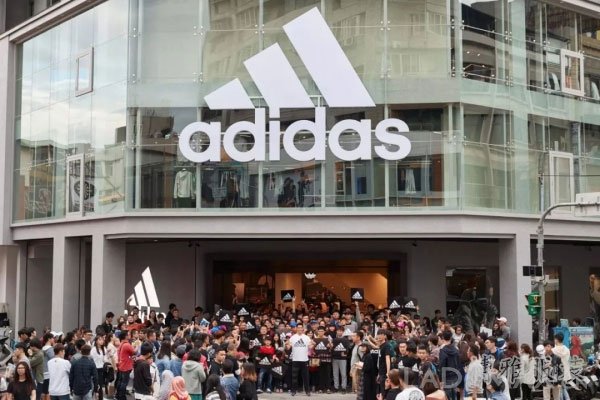 令Nike坐立不安 adidas一路狂奔 收入首次超200亿欧元